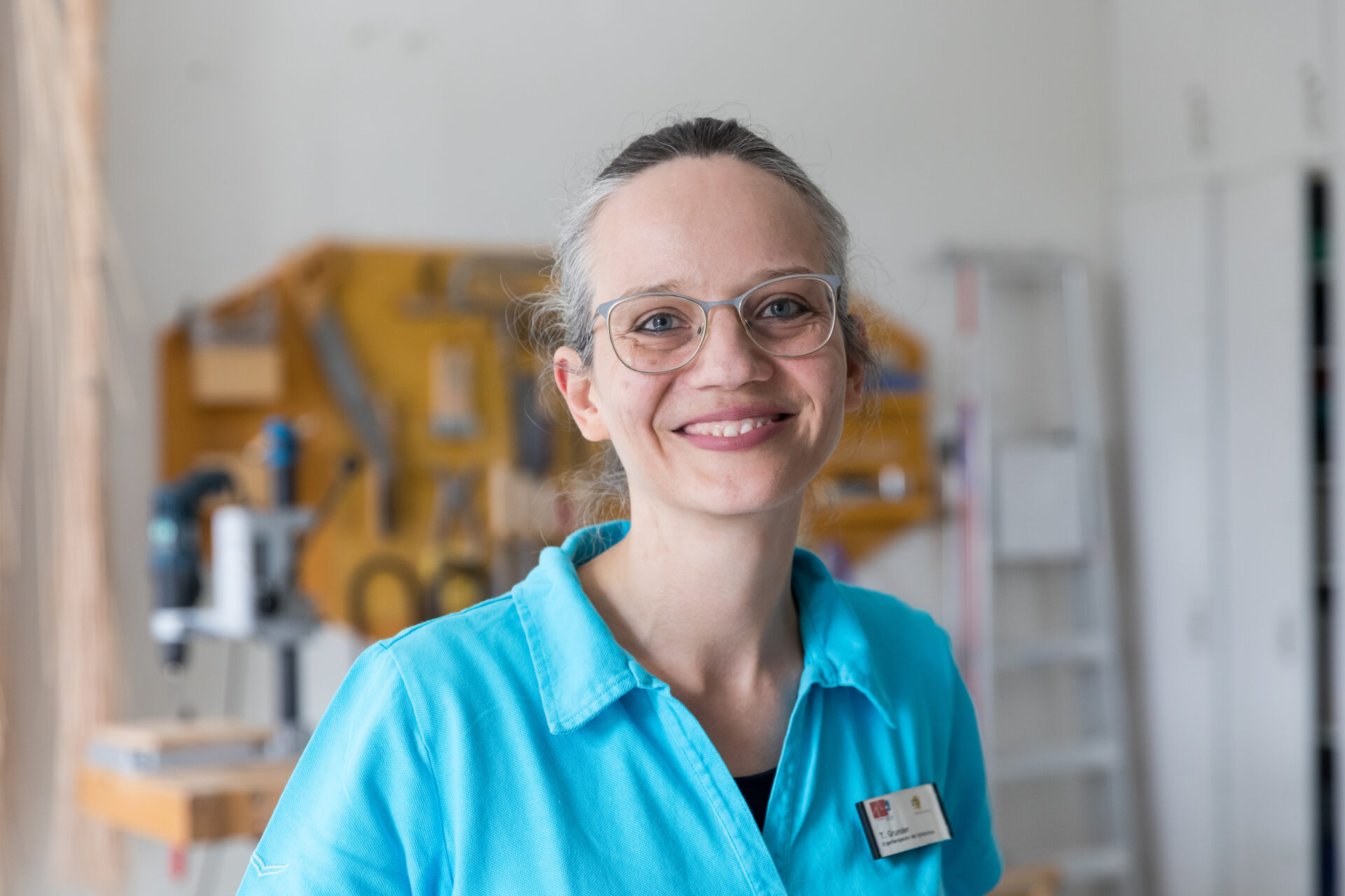 Porträt der lächelnden Ergotherapeutin Teresa Grunder.